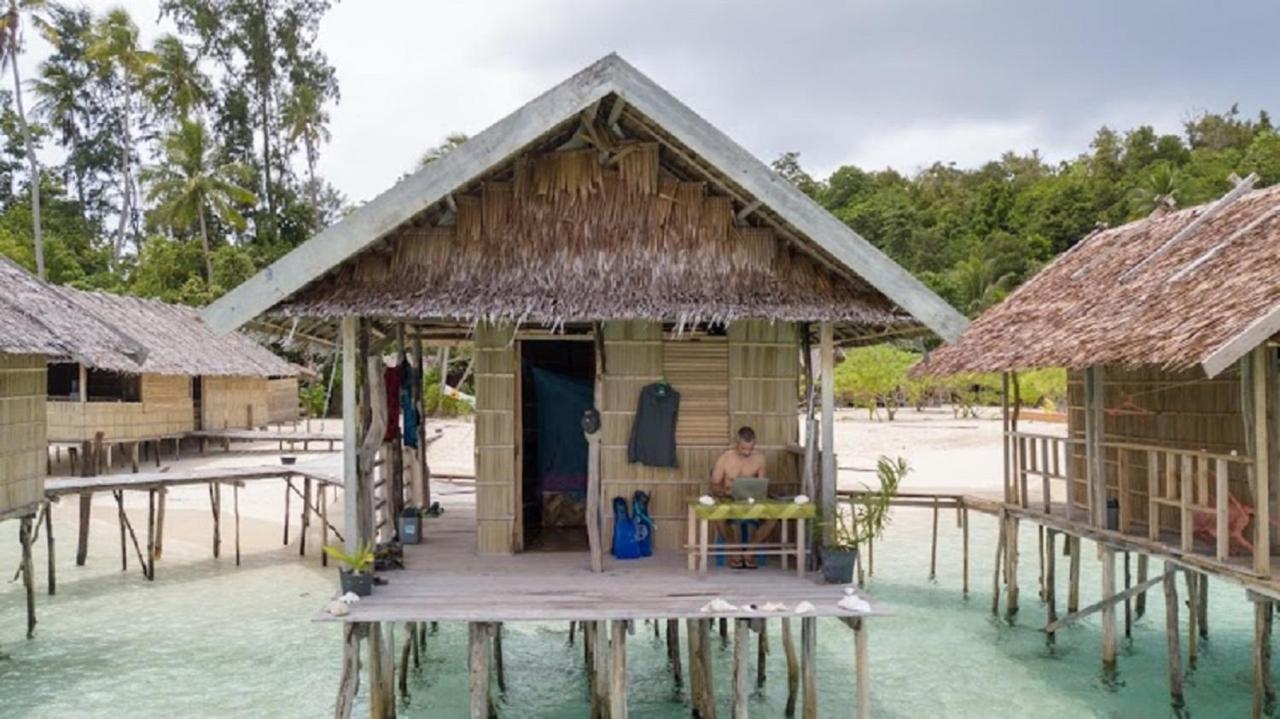 Nus Homestay Raja Ampat Kri Eksteriør billede